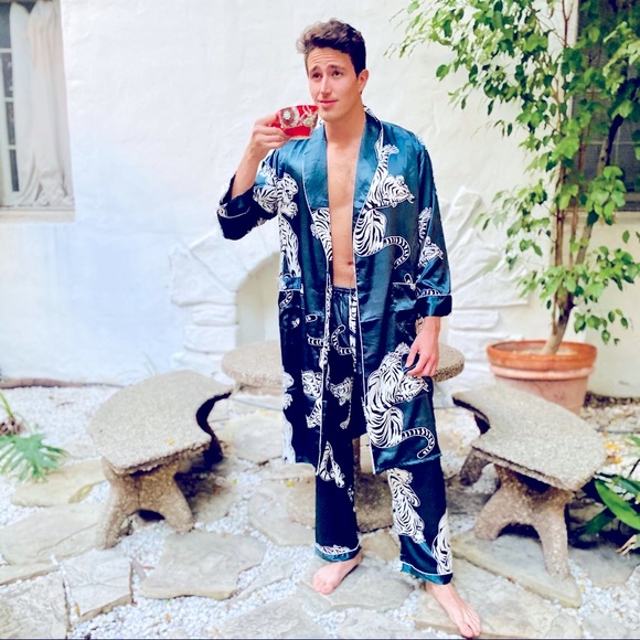 Men’s Blue Teal Tiger Robe Set (only have set with SHORTS now in stock) - Picture 7 of 11